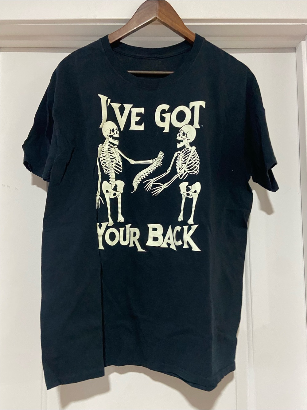 Unisex Black 'I've Got Your Back' Skeleton Graphic Tee